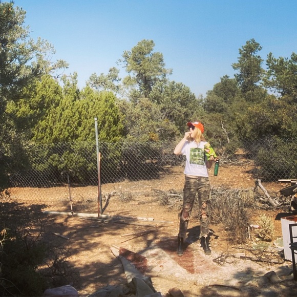 🌻Meet your posher!🌻 - Picture 2 of 8